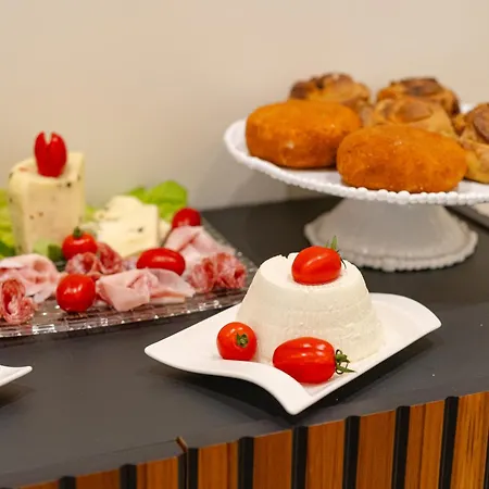 Hera And 招待所 4*