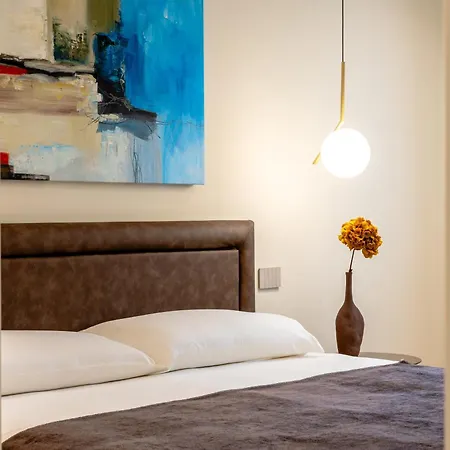 Hera And Guest house 4*