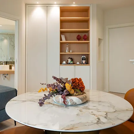 Hera And Guest house 4*