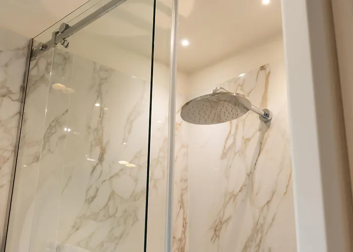 Hera And Guest house 4*