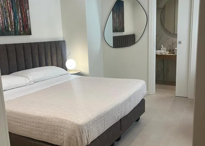 Hera And Guest house 4*