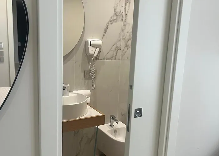 Hera And Guest house 4*